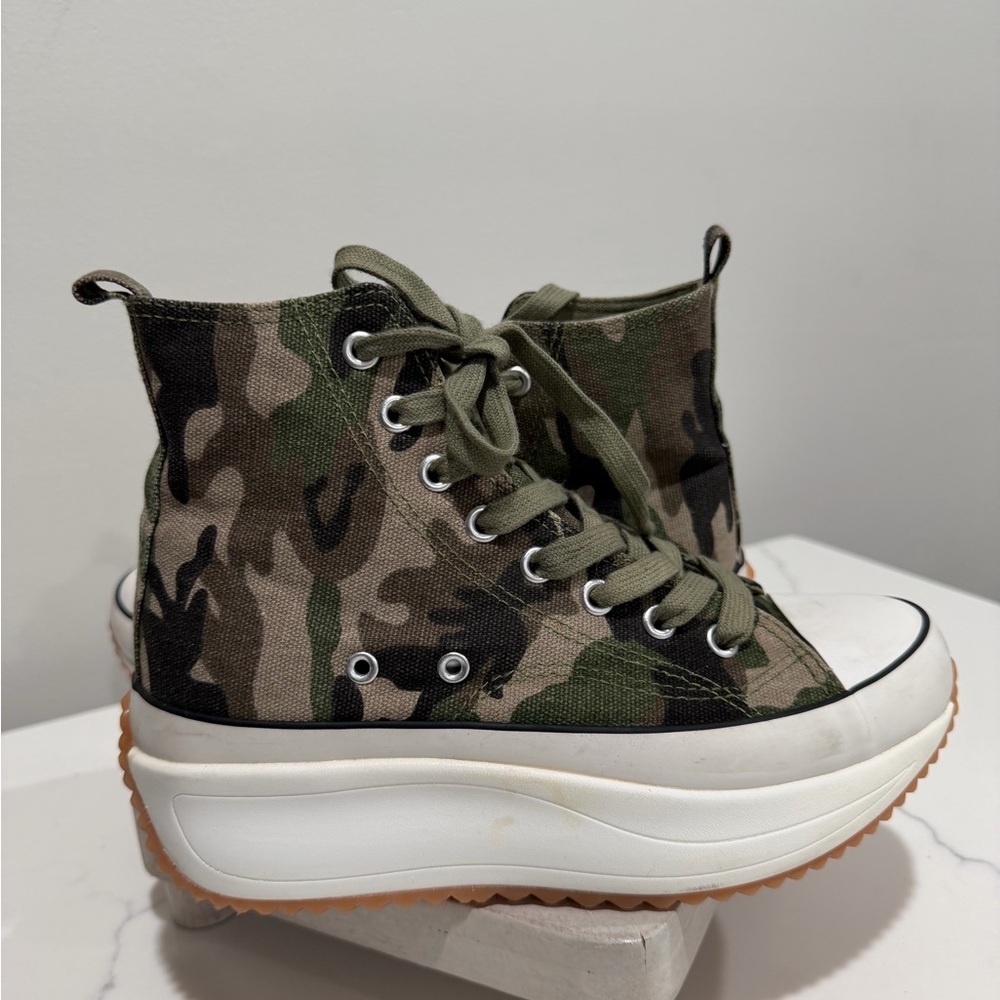Steve Madden Green Camouflage High-Top Sneakers - Picture 2 of 9